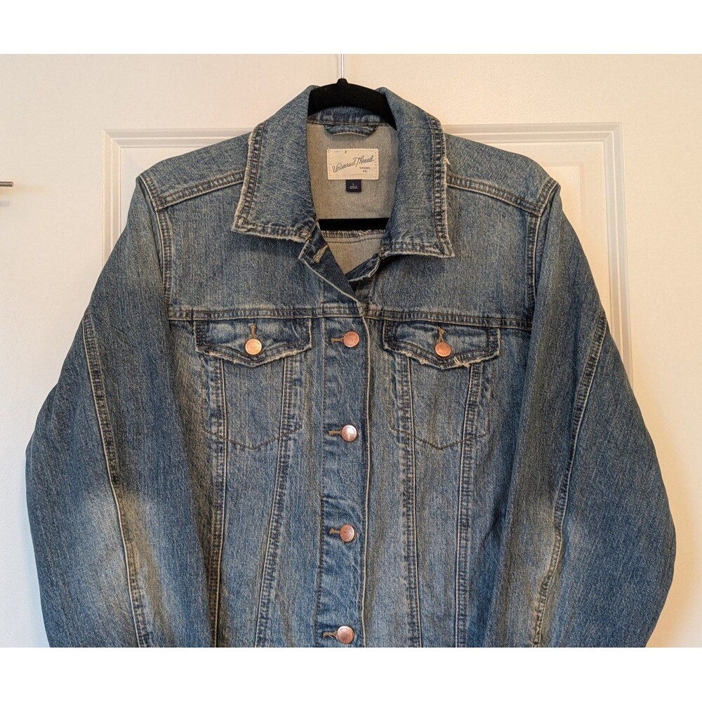 Universal Thread Button Front Medium Wash Jean Co… - image 3